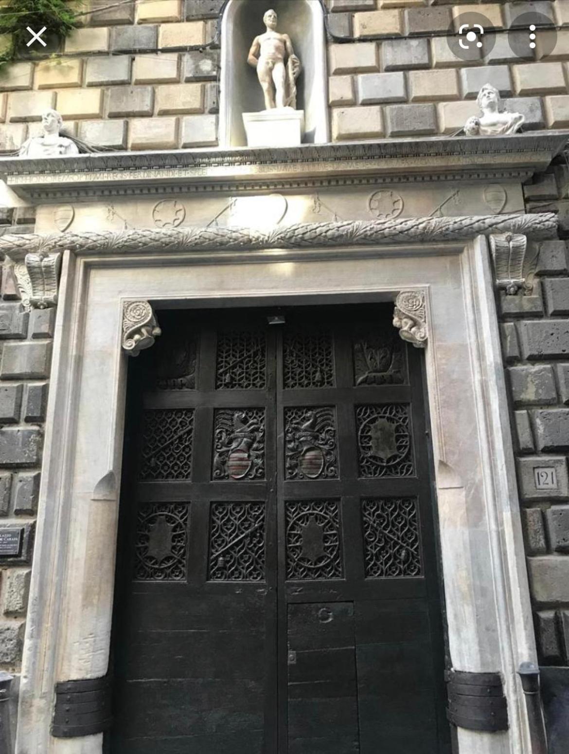 לינה וארוחת בוקר נאפולי Palazzo Carafa Santangelo מראה חיצוני תמונה